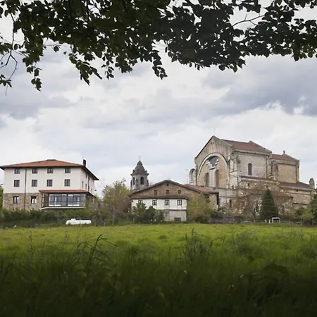 Santuario Urkiola - Lagunetxea מלון Abadino