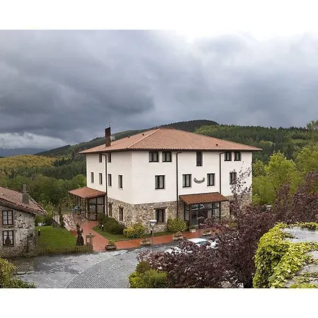 Hotel Santuario Urkiola - Lagunetxea 3*